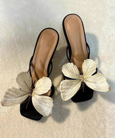 Neue Sandalen mit Schleife und Blumenmuster und quadratischer Zehenpartie